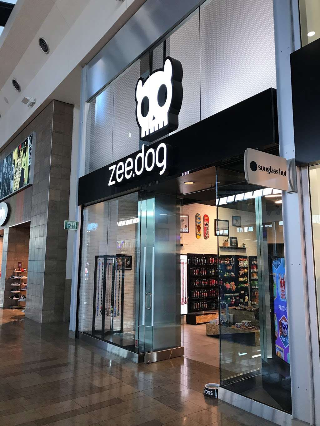 Zee.Dog | 3200 S Las Vegas Blvd #2790, Las Vegas, NV 89109, USA | Phone: (702) 836-9919