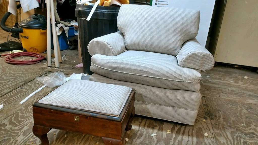 Marges Upholstery | 588 E 1350 N, Wheatfield, IN 46392 | Phone: (219) 956-3234