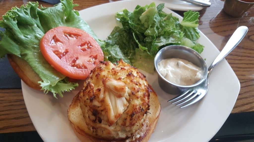 The Grille at Runways | 18421 Henson Blvd, Hagerstown, MD 21742, USA | Phone: (240) 707-6466