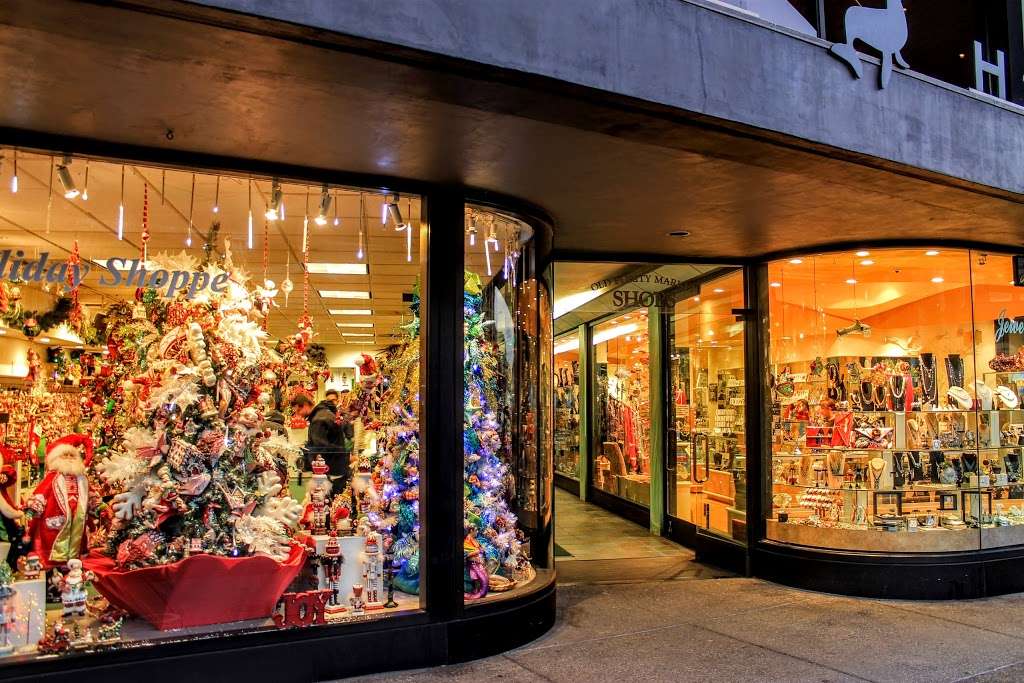 The Holiday Shoppe | 660 Bridgeway, Sausalito, CA 94965 | Phone: (415) 332-7432