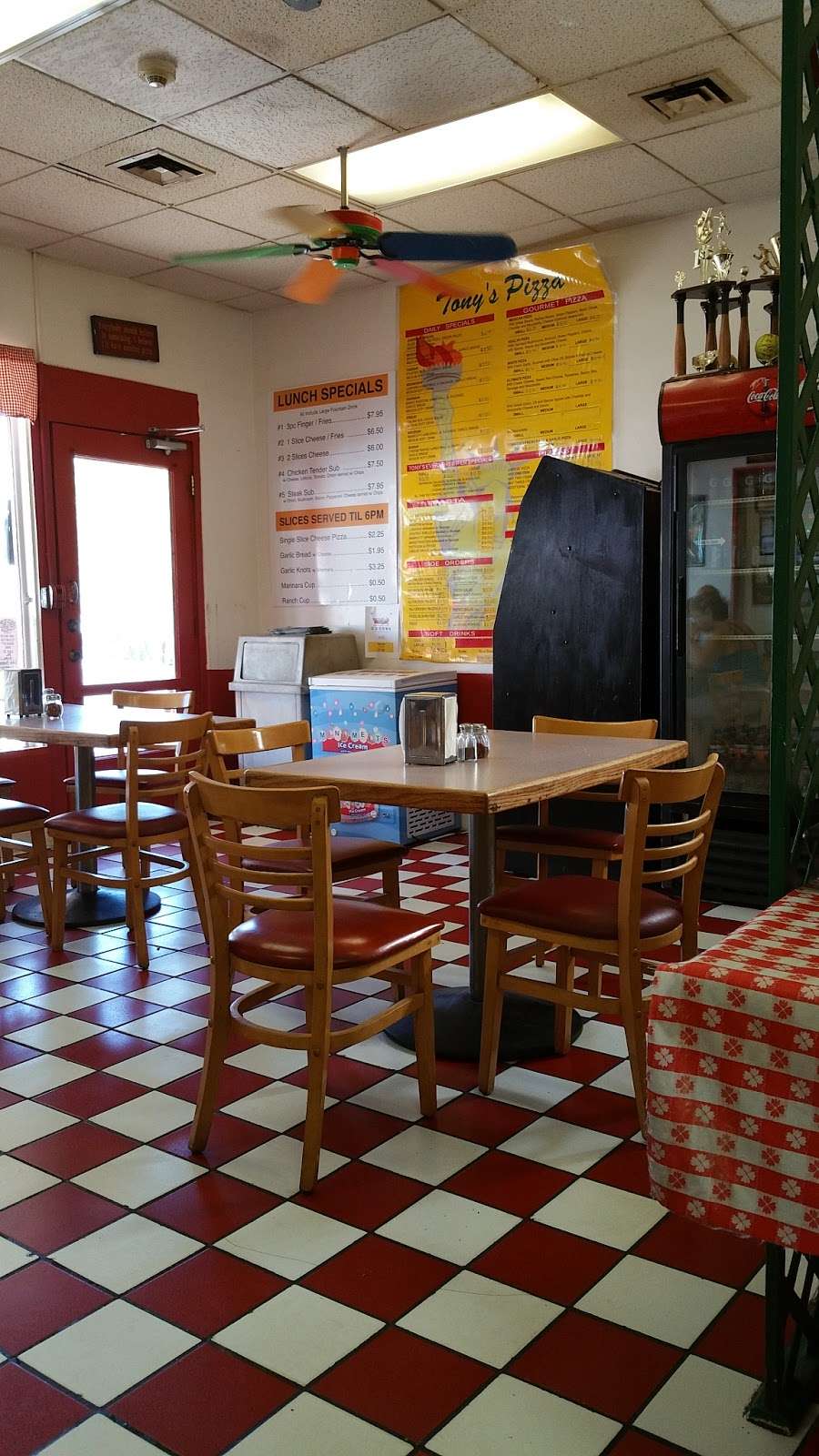 Tonys Pizza | 546 Nevada Way, Boulder City, NV 89005, USA | Phone: (702) 294-0023