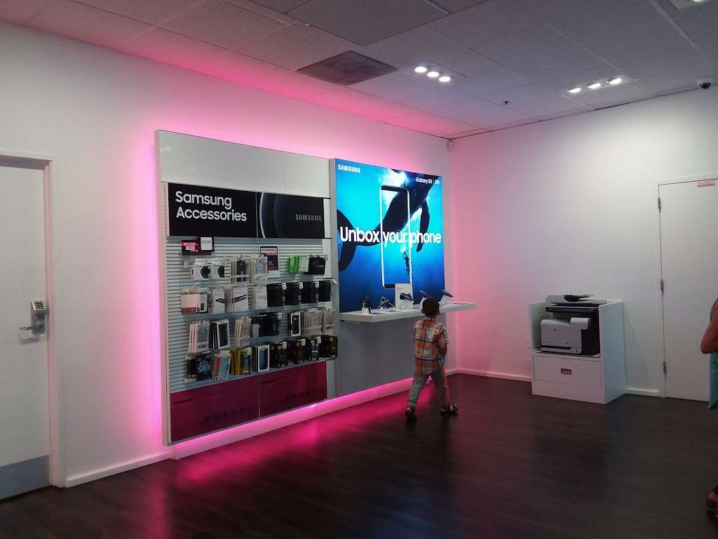 T-Mobile | 1705 E Capitol Expy Suite 10, San Jose, CA 95121, USA | Phone: (408) 270-1733