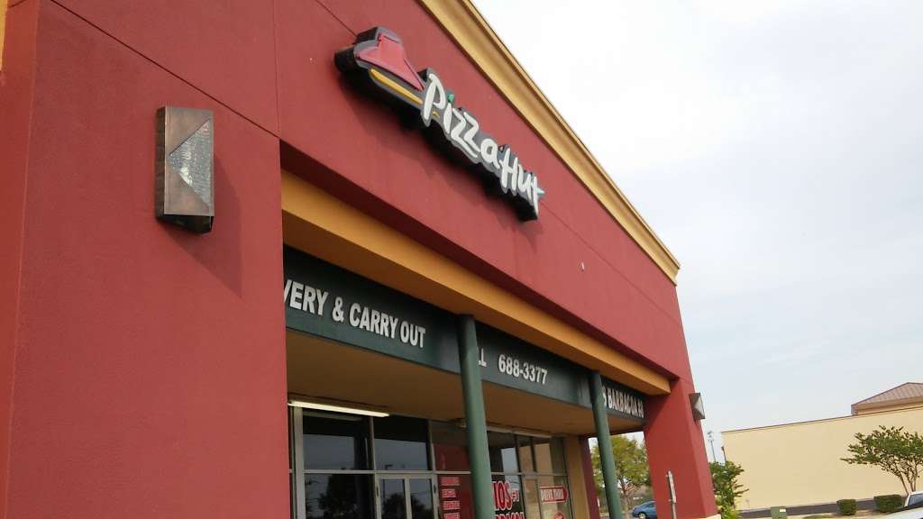 Pizza Hut | 9815 Culebra Rd, San Antonio, TX 78251, USA | Phone: (210) 688-3377