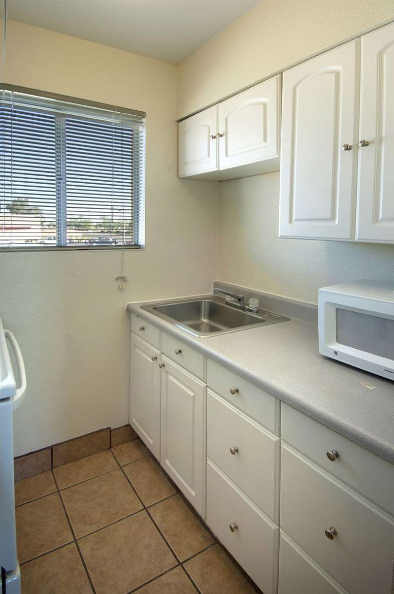 American Executive Inn Mesa | 1554 W Main St, Mesa, AZ 85201, USA | Phone: (480) 964-6476