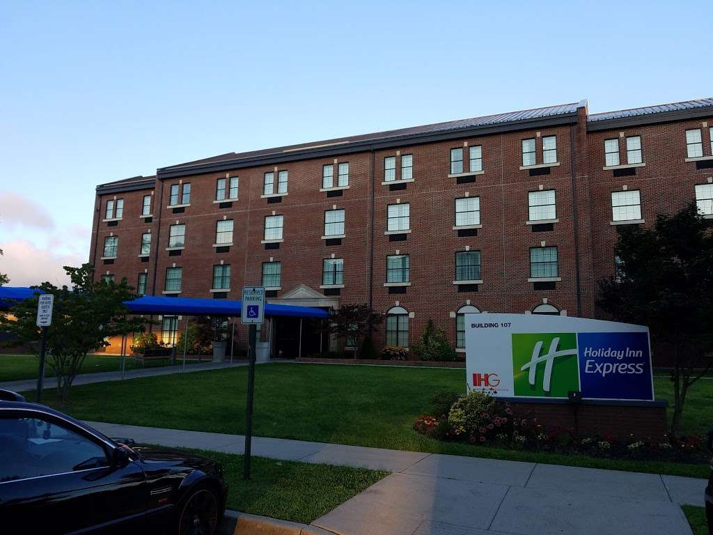 Holiday Inn Express Fort Hamilton | 107 Schum Ave, Brooklyn, NY 11252, USA | Phone: (718) 439-2340