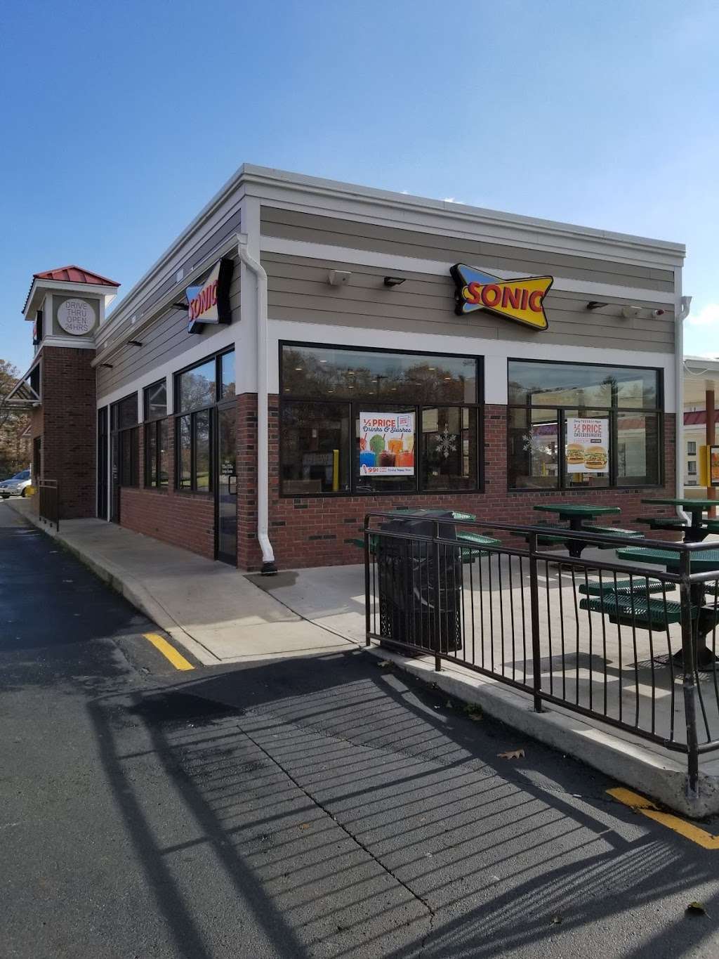 Sonic Drive-In | 55 Newbury St, Peabody, MA 01960, USA | Phone: (978) 535-9100