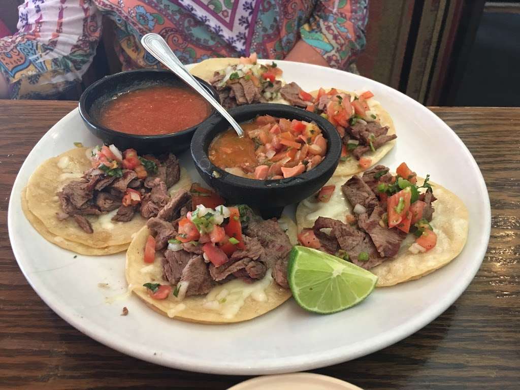 Ixtapa Mexican Cuisine | 7103 NW Barry Rd, Kansas City, MO 64153, USA | Phone: (816) 746-4848