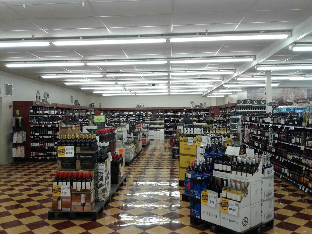 Hy-Vee Wine & Spirits | 7711 State Line Rd, Kansas City, MO 64114, USA | Phone: (816) 237-1195