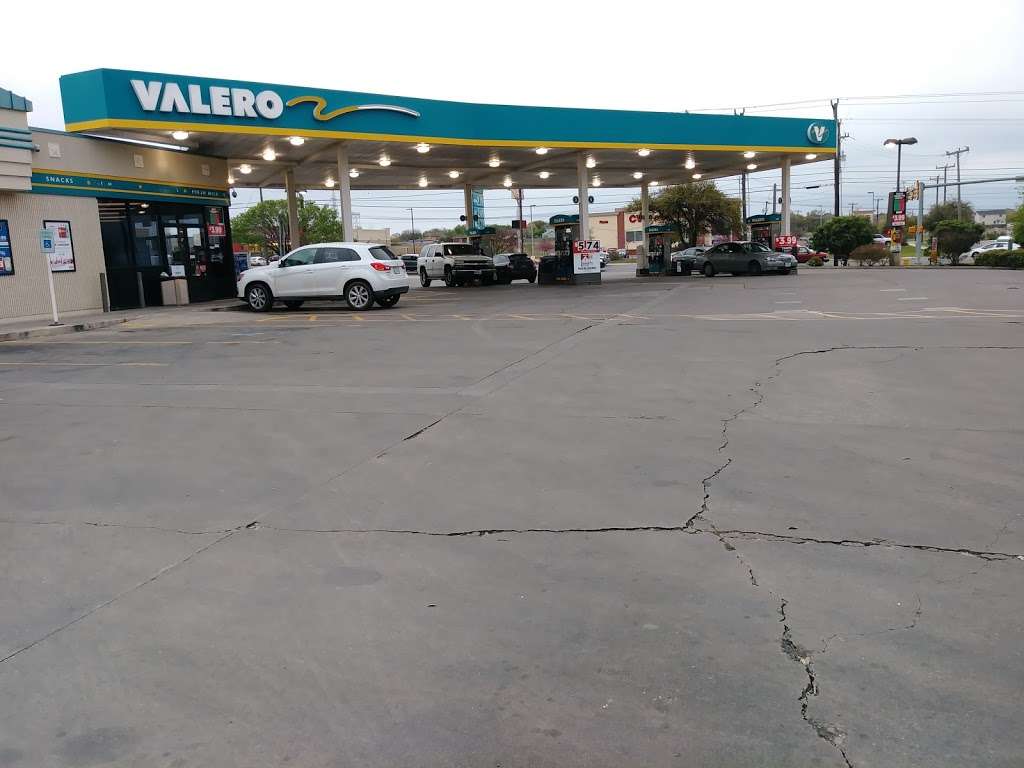 Valero | 9685 Marbach Rd, San Antonio, TX 78245, USA | Phone: (210) 674-4721