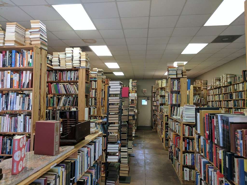 Kaboom Books | 6736, 3116 Houston Ave, Houston, TX 77009 | Phone: (713) 869-7600