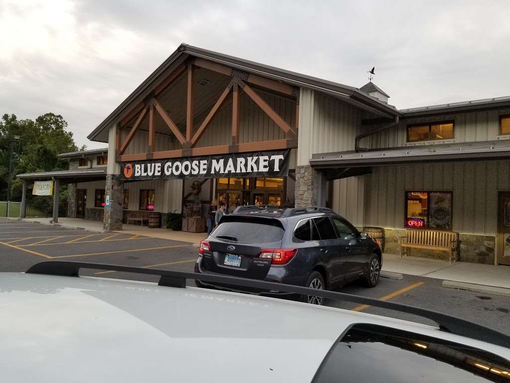 Blue Goose Fruit Market & Bakery | 557 E Main St, Hancock, MD 21750, USA | Phone: (301) 678-5050