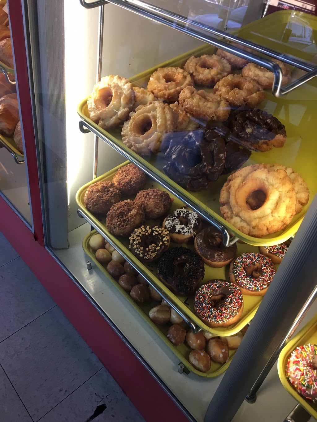 Donuts & More | 11542 Telegraph Rd, Santa Fe Springs, CA 90670, USA | Phone: (562) 929-4541