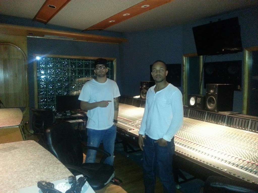 Star-Dome Entertainment/Platinum Touch Recording Studio | 3854 Shoreview Dr, Kissimmee, FL 34744, USA | Phone: (407) 603-8717