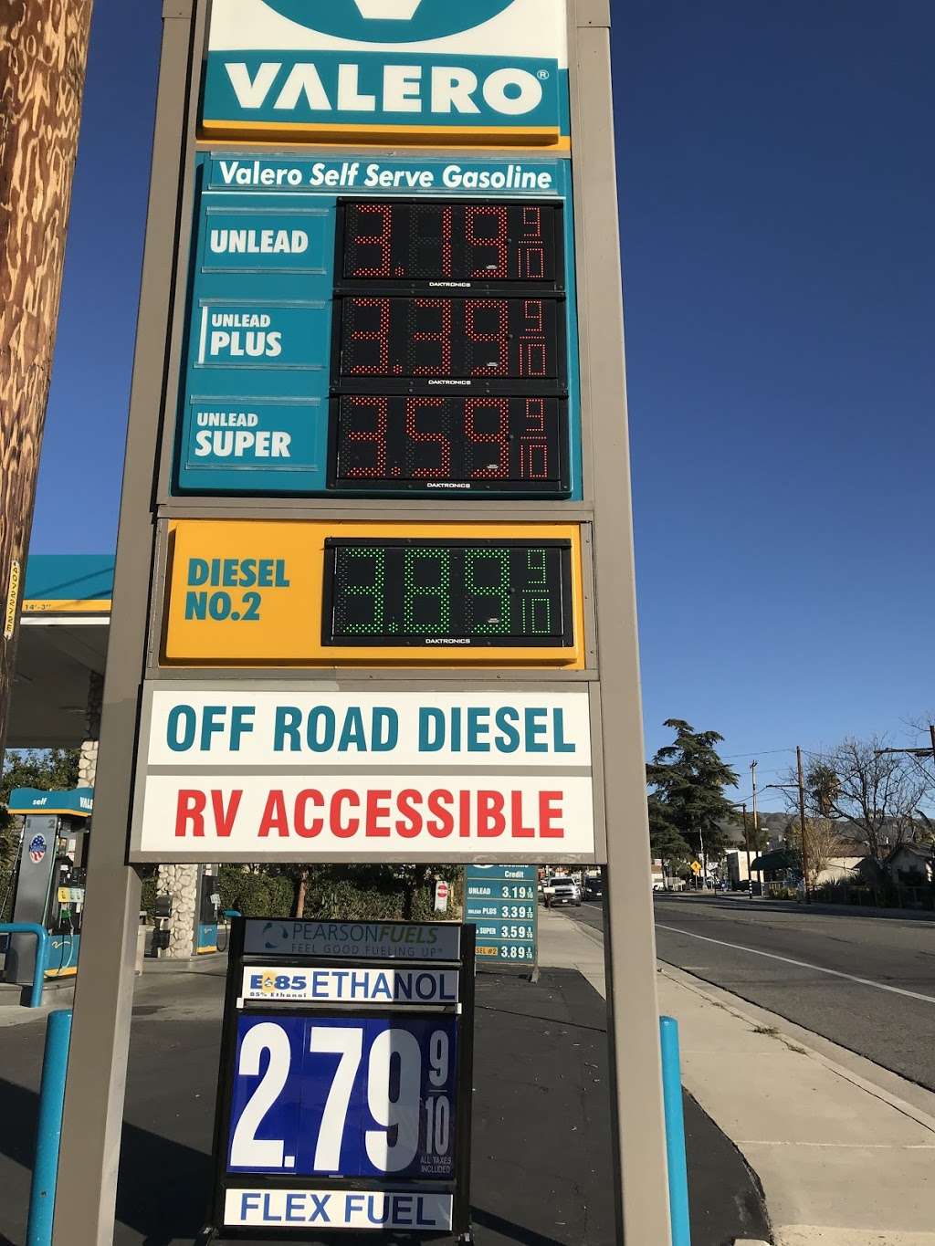 Valero | 1811 Mentone Blvd, Mentone, CA 92359, USA | Phone: (909) 794-2960