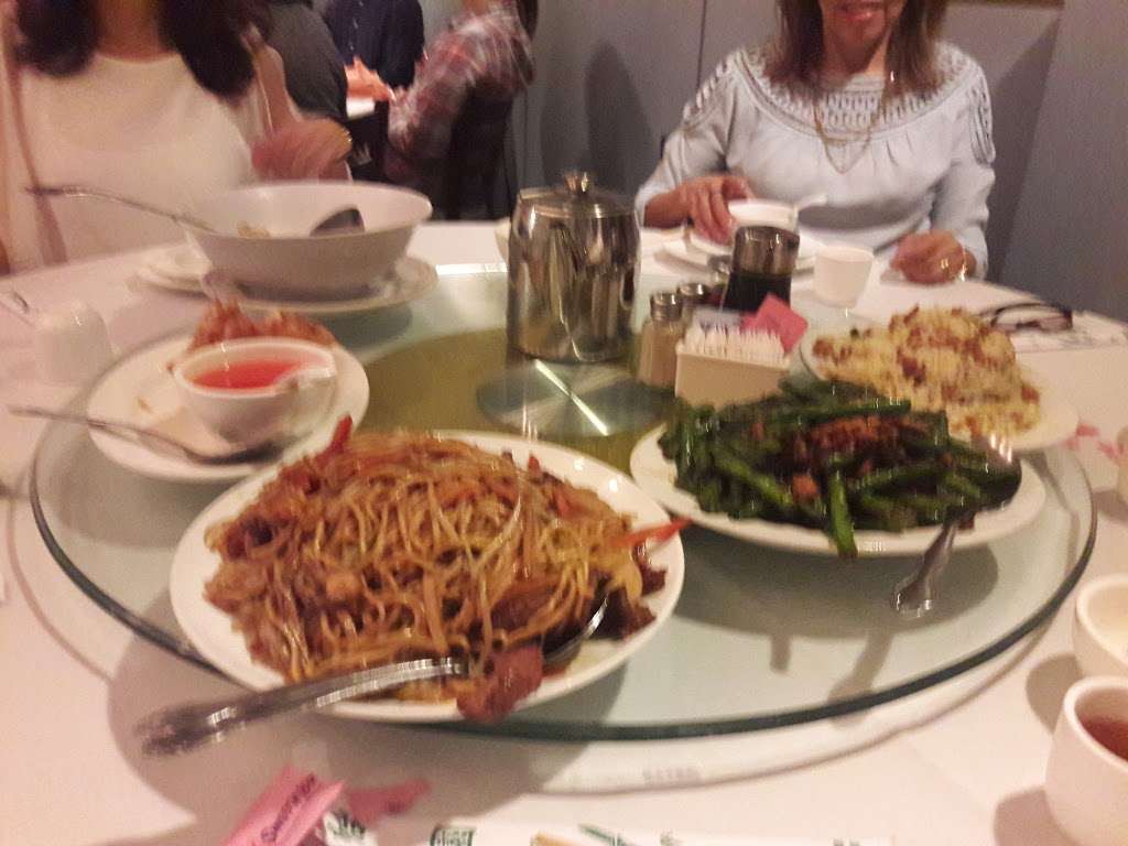 Yang Chow Restaurant | 3777 E Colorado Blvd, Pasadena, CA 91107, USA | Phone: (626) 432-4538