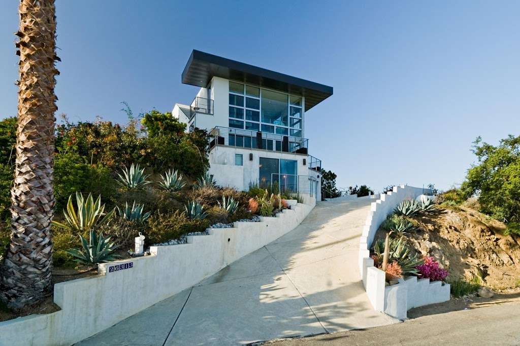 Scorpiesse | 26315 Lockwood Rd, Malibu, CA 90265, USA | Phone: (805) 341-5635