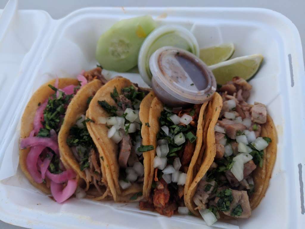 Los Carnalitos Food Truck | 2907 El Camino Real, Redwood City, CA 94061, USA | Phone: (650) 315-5090