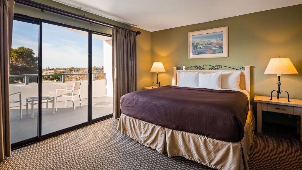 Best Western Encinitas Inn & Suites at Moonlight Beach | 85 Encinitas Blvd, Encinitas, CA 92024, USA | Phone: (760) 942-7455