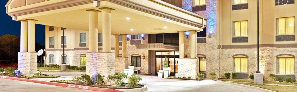 Holiday Inn Express & Suites Dallas East - Fair Park | 8703 E R L Thornton Fwy, Dallas, TX 75228, USA | Phone: (214) 660-0006