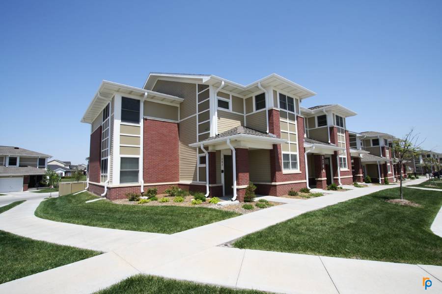 Prairie Crossing Apartments & Townhomes | 8300 S 33rd St, Lincoln, NE 68516, USA | Phone: (402) 317-5166