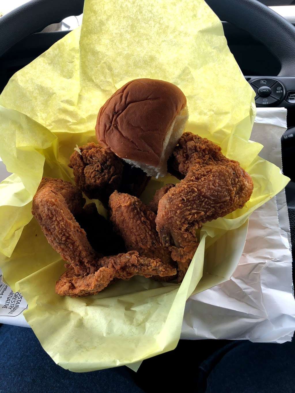 Louisiana Famous Fried Chicken | 2108 E Ledbetter Dr, Dallas, TX 75216, USA | Phone: (214) 375-5394