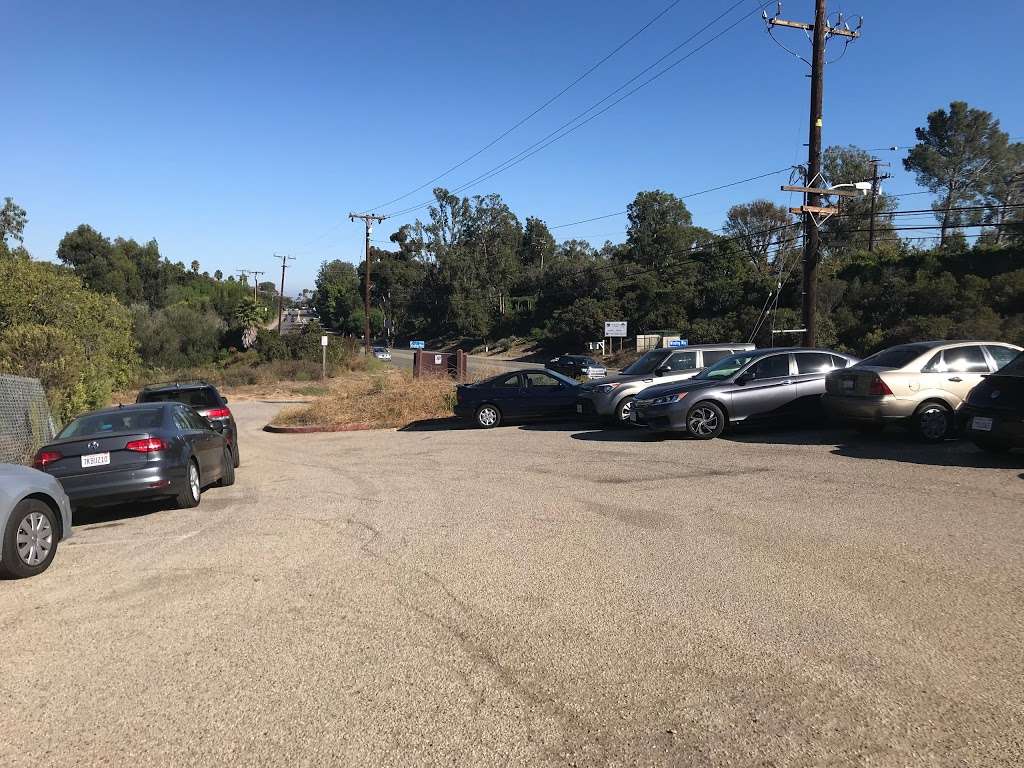 visitor parking for Escondido Falls | Malibu, CA 90265, USA