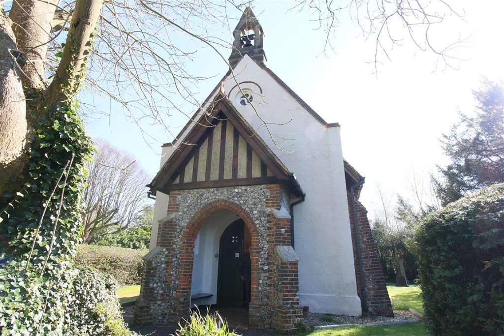 Saint Agatha Woldingham Church of England | Woldingham, Caterham CR3 7JG, UK