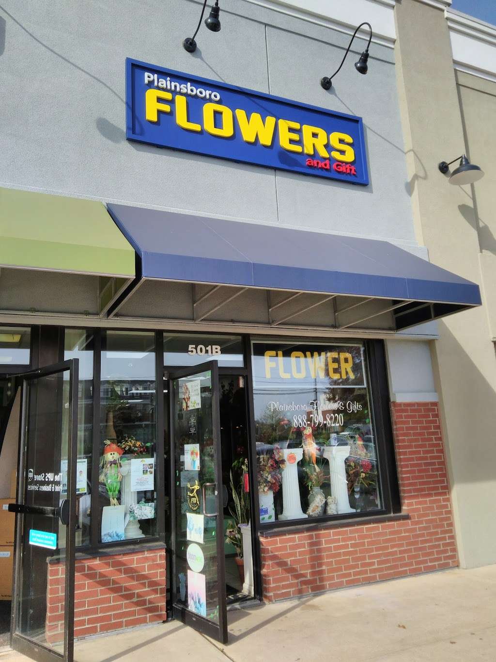 Plainsboro Flowers & Gifts | 10 Schalks Crossing Rd, Plainsboro Township, NJ 08536, USA | Phone: (609) 799-8220