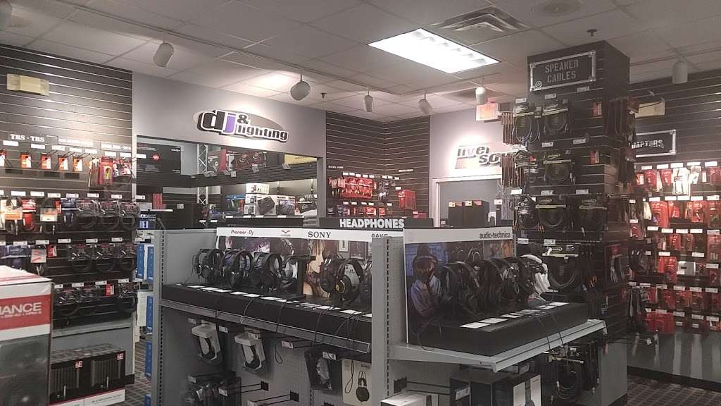 Guitar Center | 1741 Ventura Blvd, Oxnard, CA 93036, USA | Phone: (805) 278-2600