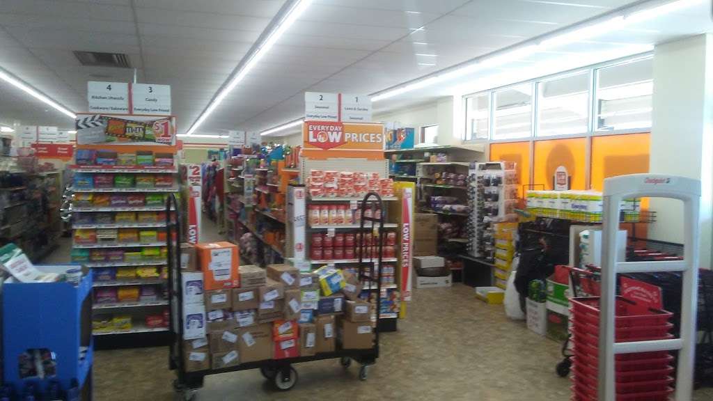 Family Dollar | 5124 Pine Island Dr, Crown Point, IN 46307 | Phone: (219) 682-0068