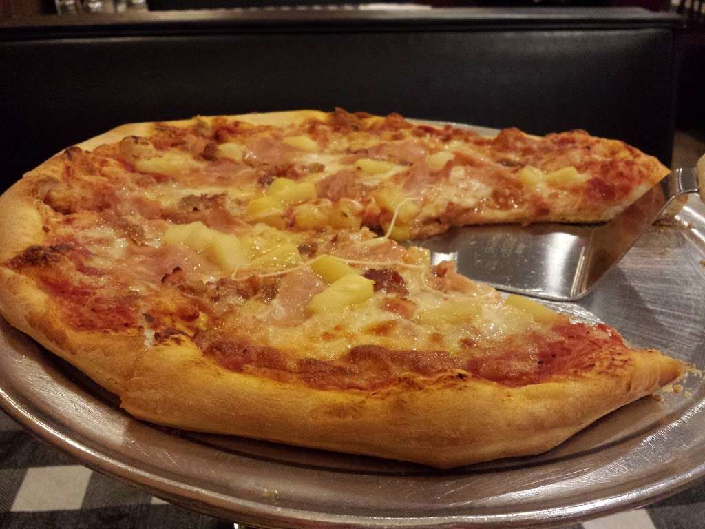 Mamas Pizza & Pasta | 15080 Idlewild Rd C, Matthews, NC 28104, USA | Phone: (704) 882-5815