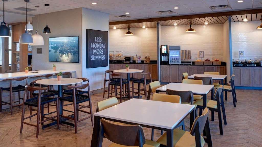 Fairfield Inn & Suites by Marriott Columbus, IN | 2820 Merchant Mile, Columbus, IN 47201, USA | Phone: (812) 552-5333