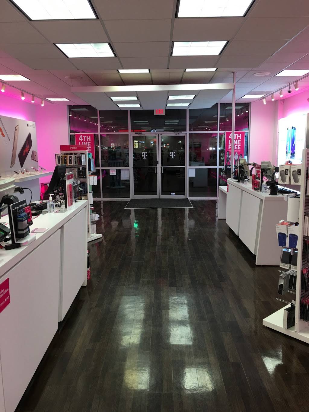 T-Mobile | 9430 Colerain Ave, Cincinnati, OH 45251, USA | Phone: (513) 923-1172