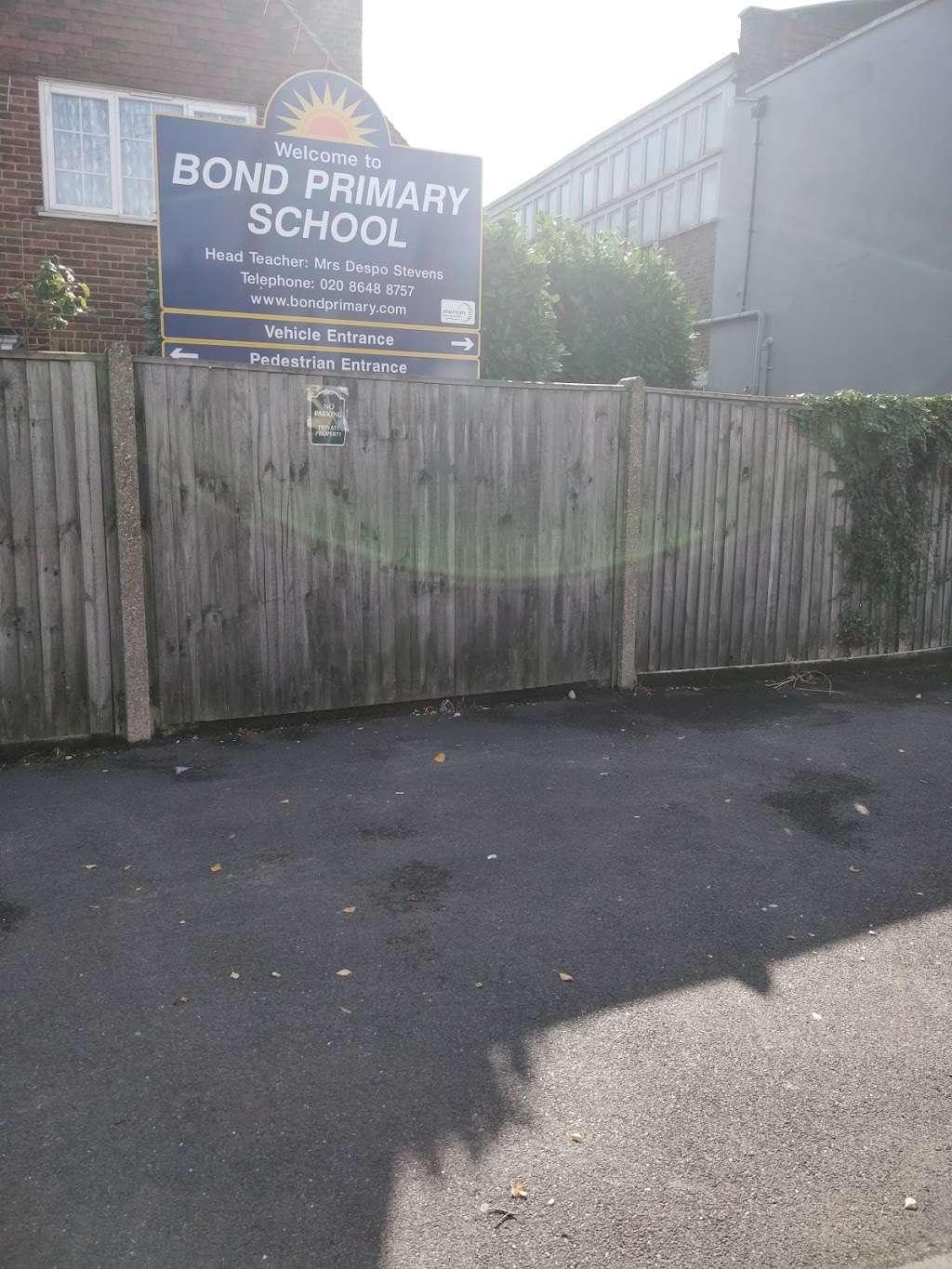 Bond Primary School | Bond Rd, Mitcham CR4 3HG, UK | Phone: 020 8648 8757