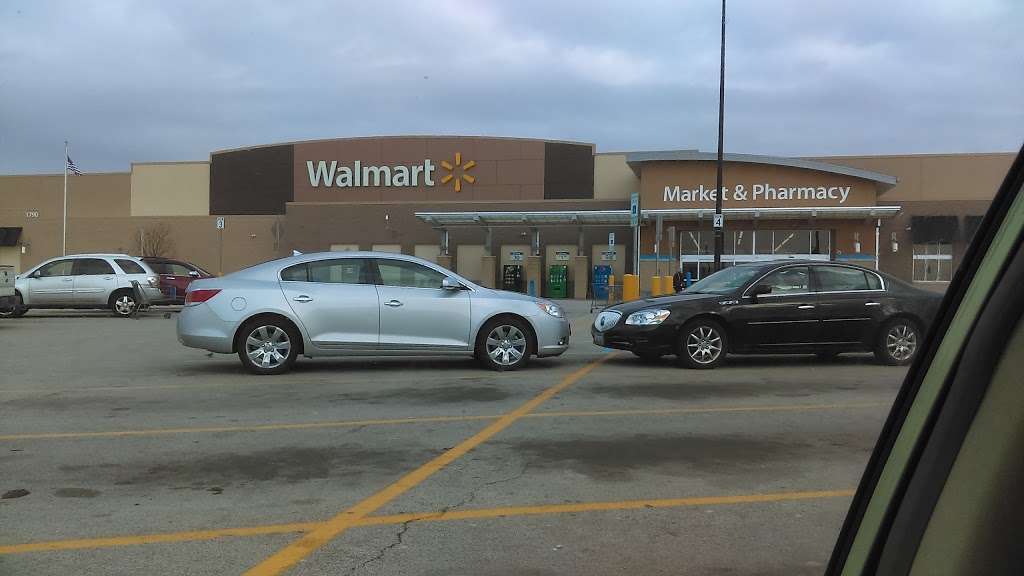 Walmart Supercenter | 1790 E Walnut St, Watseka, IL 60970, USA | Phone: (815) 432-2200