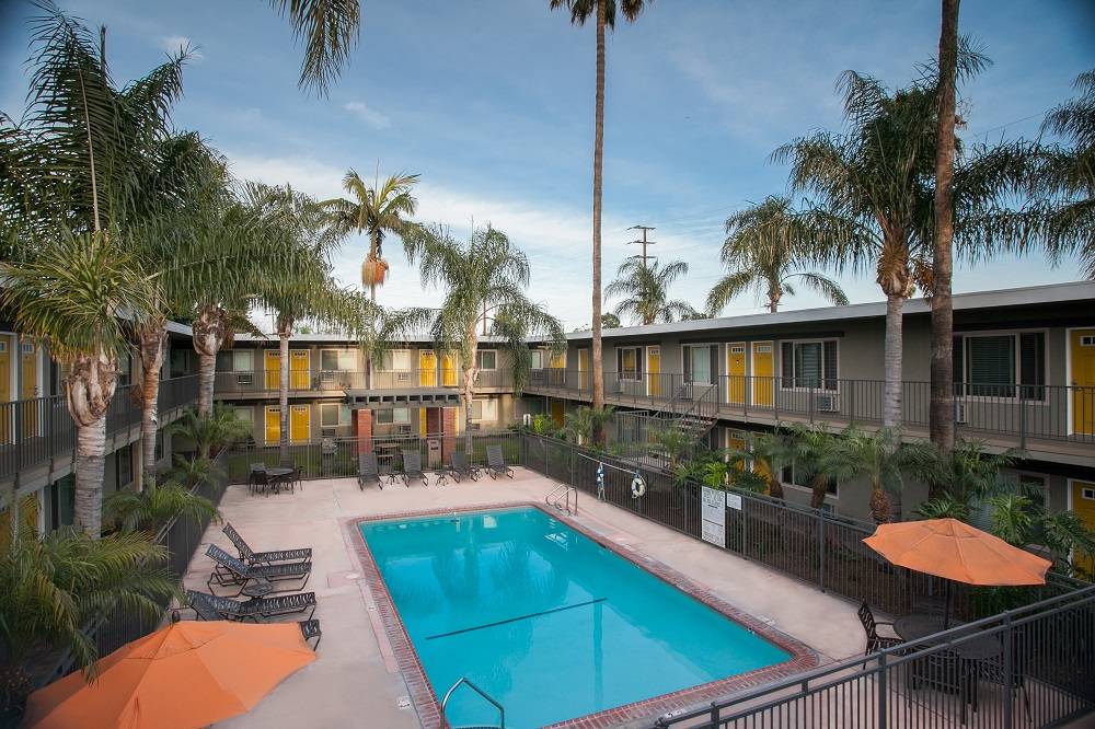 California Palms Apartments | 901 S Harbor Blvd, Santa Ana, CA 92704, USA | Phone: (714) 705-4670