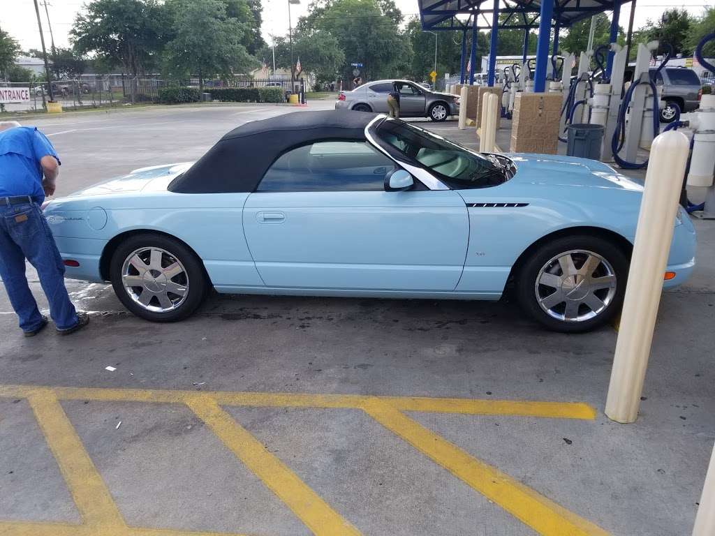 Premier Auto Car Wash | 2005 Bingle Rd, Houston, TX 77055, USA | Phone: (281) 888-7163