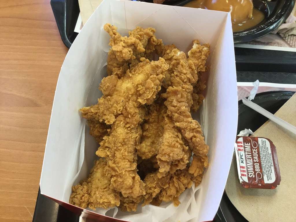 KFC | 10865 Sepulveda Blvd, Mission Hills, CA 91345 | Phone: (818) 361-6466