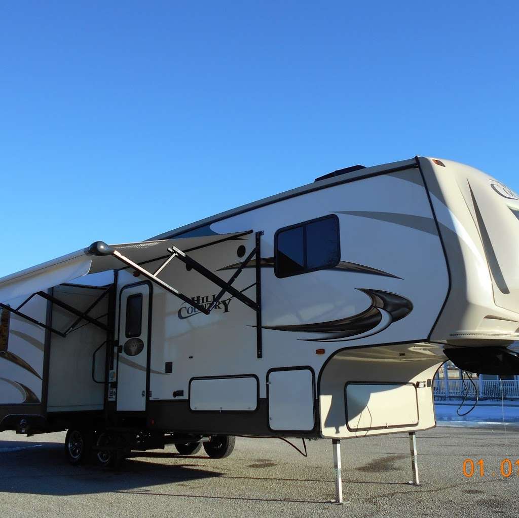 Midwest RV | 2515 E Logan St, Ottawa, KS 66067, USA | Phone: (785) 242-5622