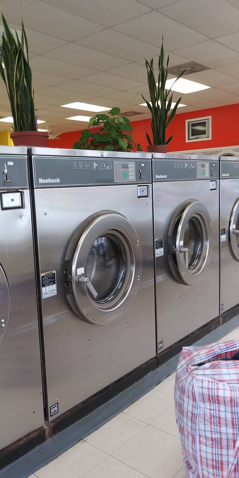 Bull City Suds Laundromat | 1203 University Dr, Durham, NC 27707, USA | Phone: (919) 489-3292