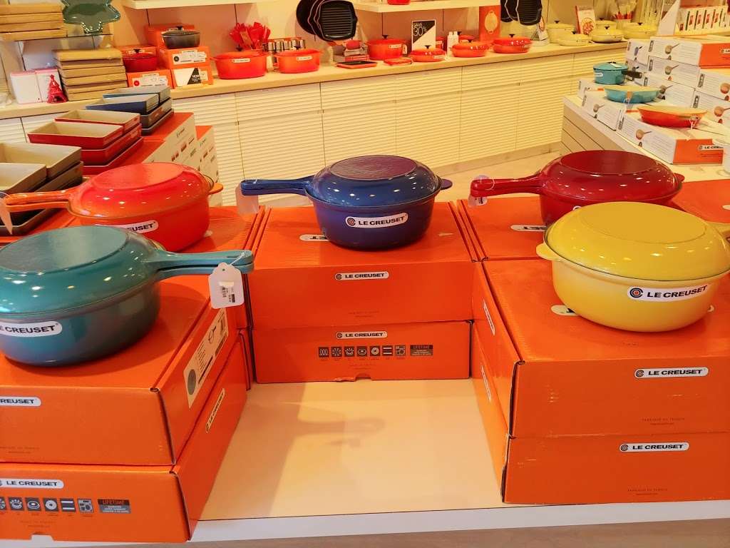 Le Creuset | 1 Premium Outlet Blvd Ste 291, Tinton Falls, NJ 07753 | Phone: (732) 493-8390