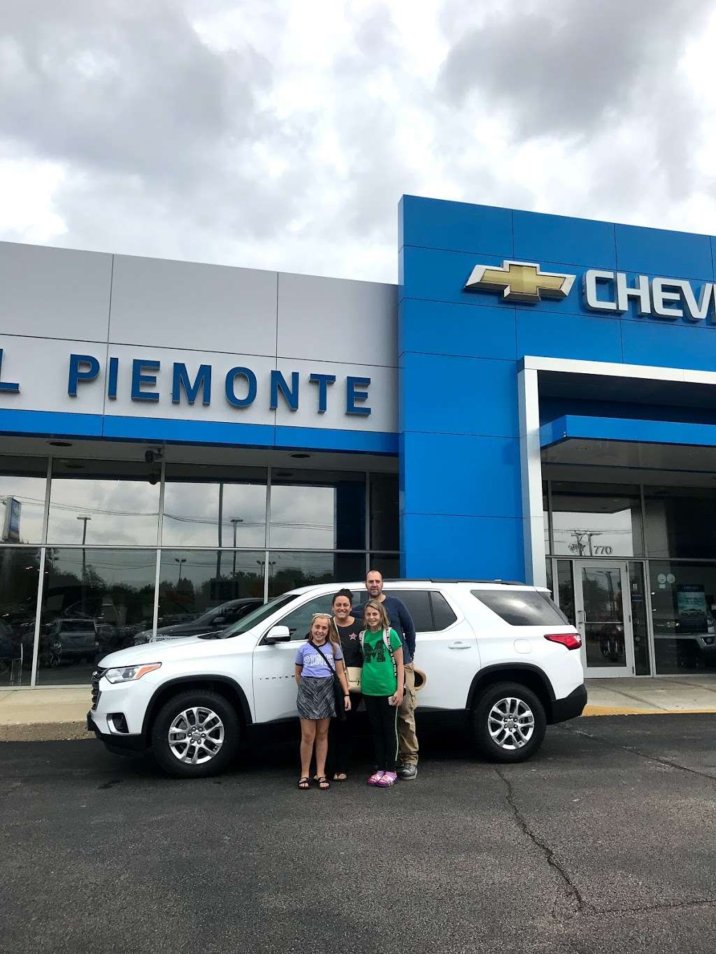 Piemontes Dundee Chevrolet | 770 Dundee Ave, East Dundee, IL 60118, USA | Phone: (847) 426-2000