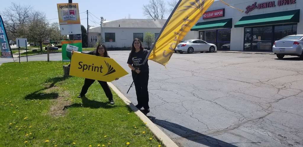 Sprint Store | 710 S Eastwood Dr, Woodstock, IL 60098 | Phone: (815) 337-9663