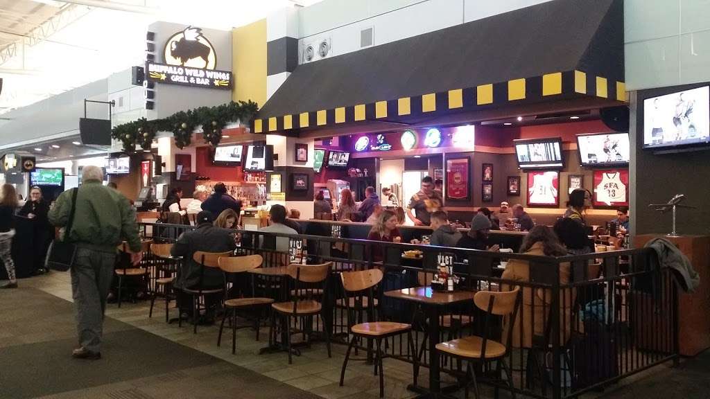 Buffalo Wild Wings | 7800 Airport Blvd C-104, Houston, TX 77061, USA | Phone: (713) 643-1326