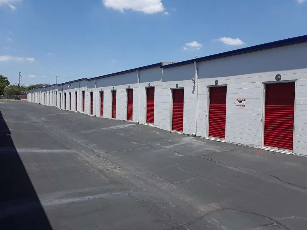 Store Space Self Storage | 3316 Hansboro Ave, Dallas, TX 75233, USA | Phone: (972) 787-0001