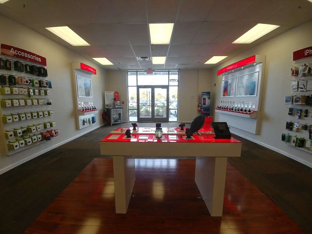 Verizon Authorized Retailer, Your Wireless | 6436 Trading Square, Haymarket, VA 20169 | Phone: (703) 754-8400