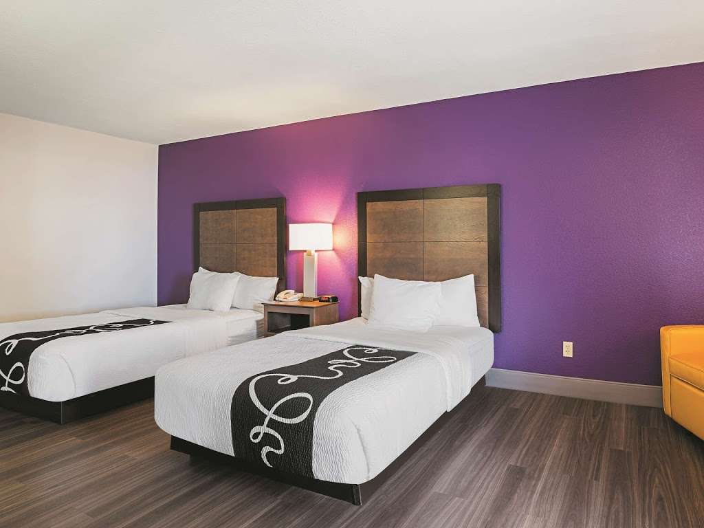 La Quinta Inn by Wyndham Galveston East Beach | 1402 Seawall Blvd, Galveston, TX 77550, USA | Phone: (409) 763-1224