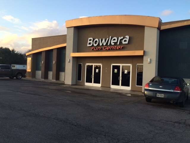 Bowlera Fun Center | 53 7th St, Bay City, TX 77414, USA | Phone: (979) 202-1069