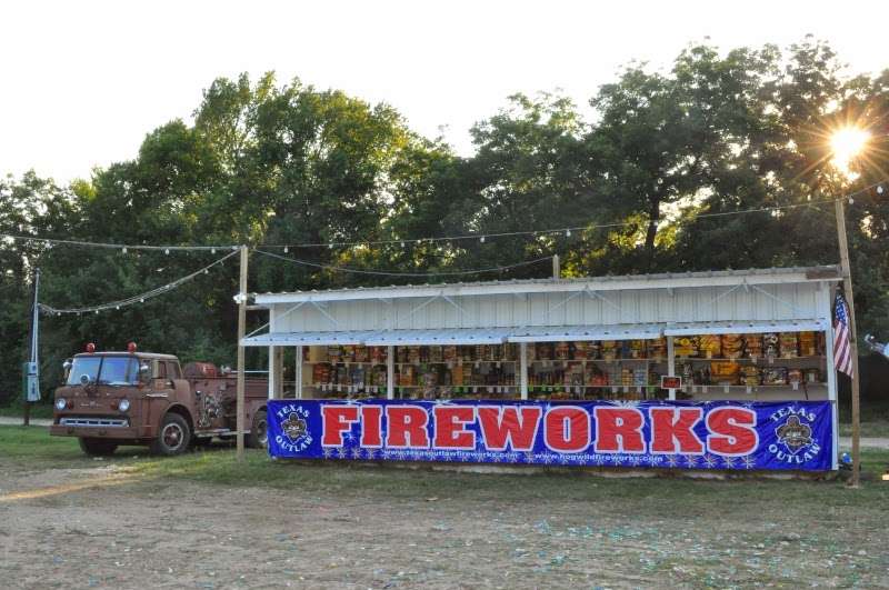 Palmers Fireworks | 2795 Dowdy Ferry Rd, Dallas, TX 75217, USA | Phone: (972) 286-2902