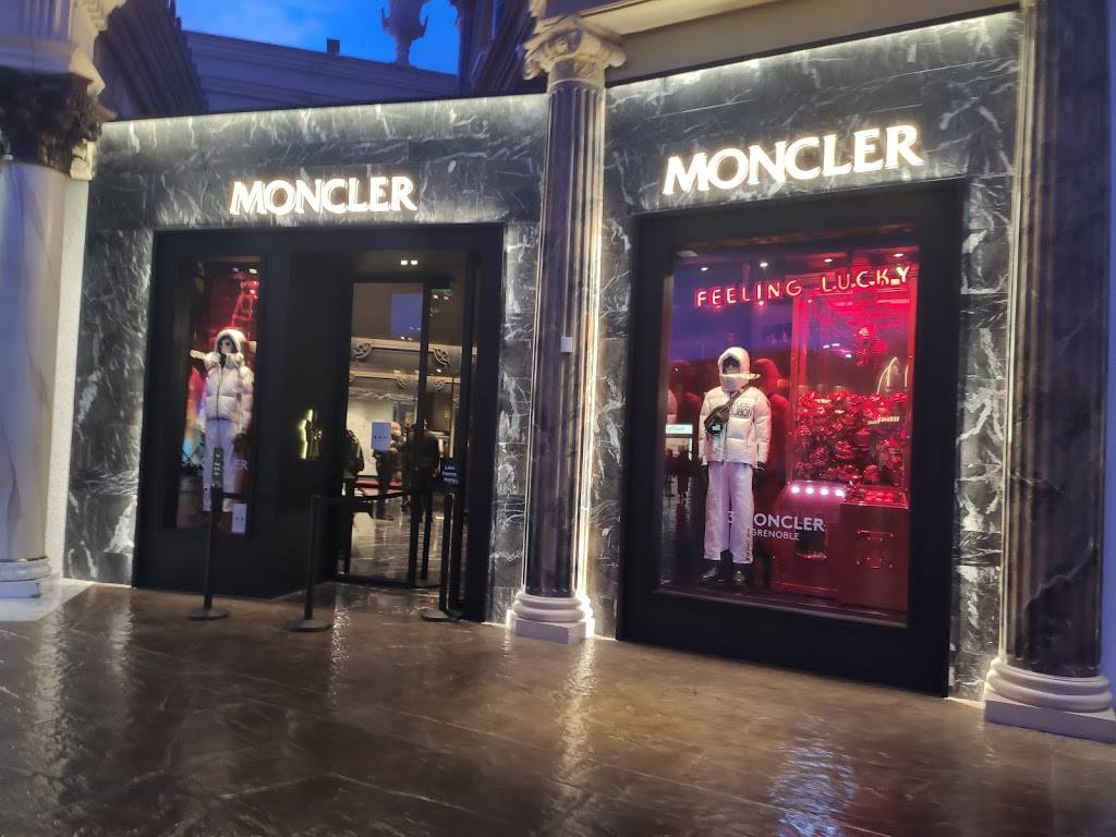 Moncler | 3500 Las Vegas Blvd S Suite C02, Las Vegas, NV 89109, USA | Phone: (702) 323-7129